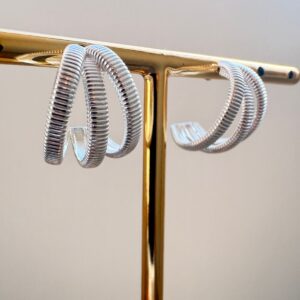 ARGOLA MEIA LUA COM 3 AROS DE GOMOS ABAULADOS